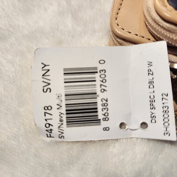 Coach Daisy Spectator Colorblock Zip Wallet Wristlet NWT - Picture 8 of 8